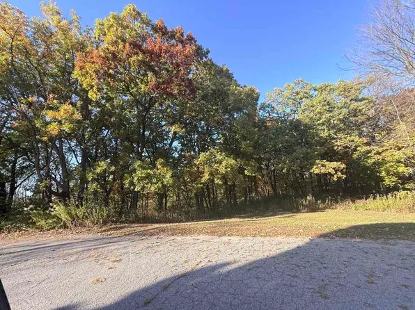 3036 Highway 1 NE, Iowa City, IA 52240