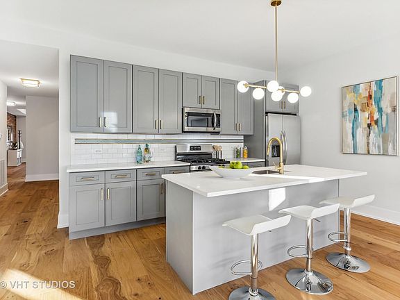 5th image of 1322 W Winnemac Ave #1W
