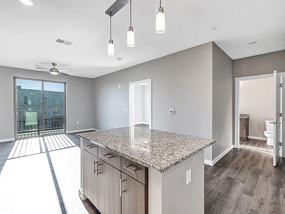 3rd image of 1436 Green St #2-207