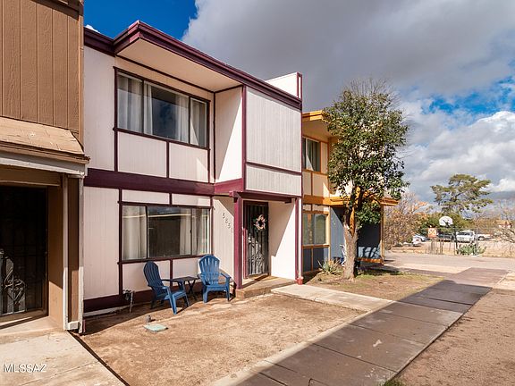 3rd image of 5856 S Del Moral Blvd