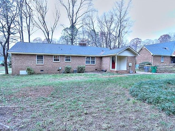 4th image of 2032 Knell Dr