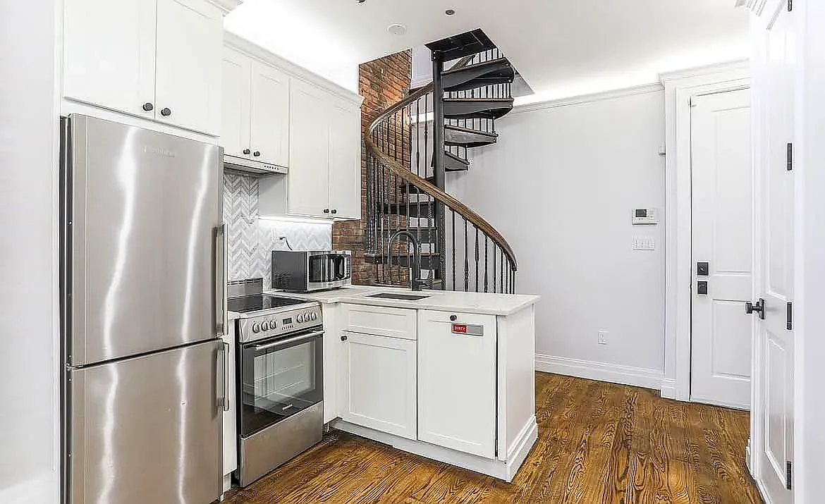 43 Columbia Pl — Photo 2
