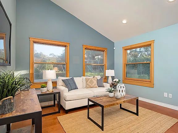 4th image of 9477 La Jolla Shores Dr #B
