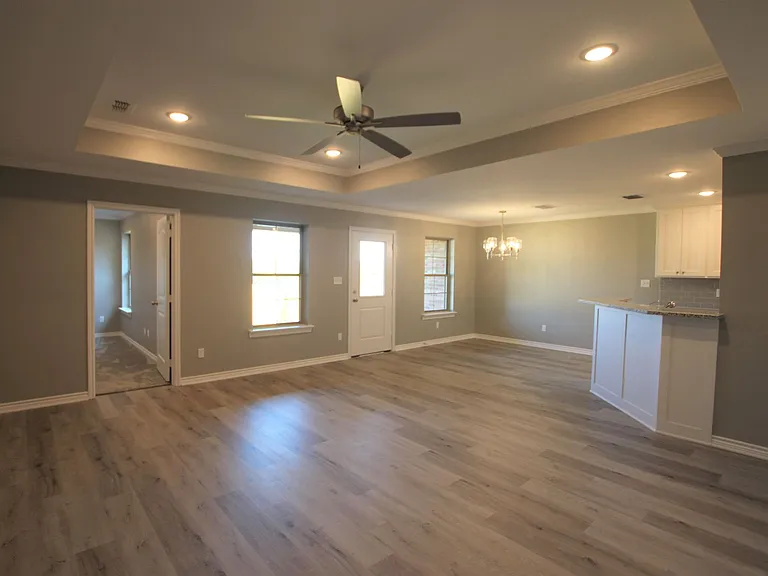 Beautiful 3 Bedroom 2 Bathroom Townhouse In South Tyler! Now Offering 1/2 Off First Full Months R... — Photo 4