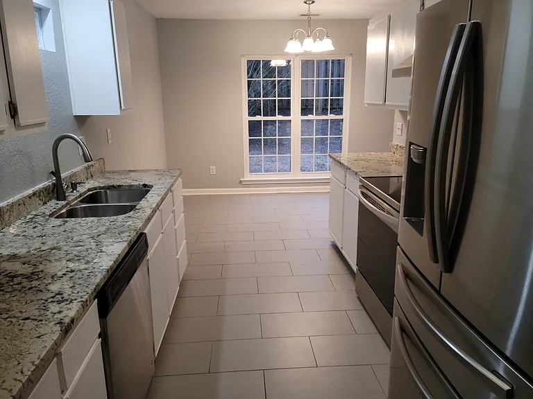 401 Redington Way — Photo 2