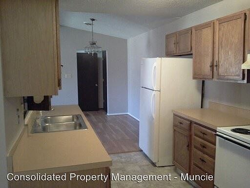 2nd image of 3908 N Franklin St APT 1