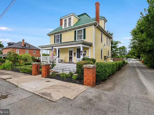 112 W 2nd Ave, Ranson, WV 25438