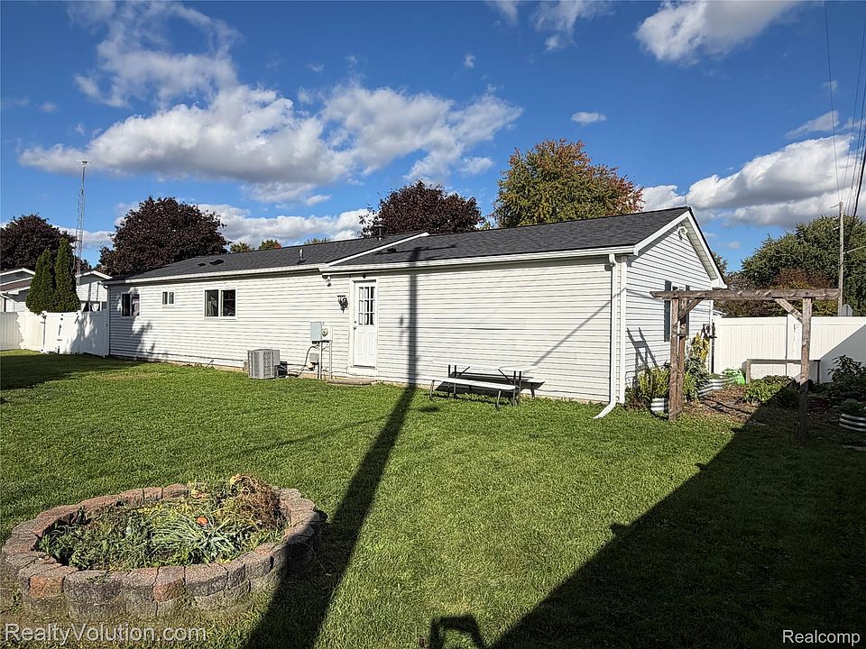 790 Maple Vista St, photo 19