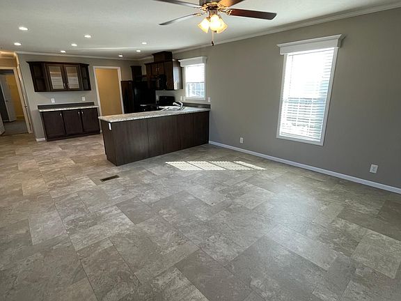 4th image of 47 Meadow Dr