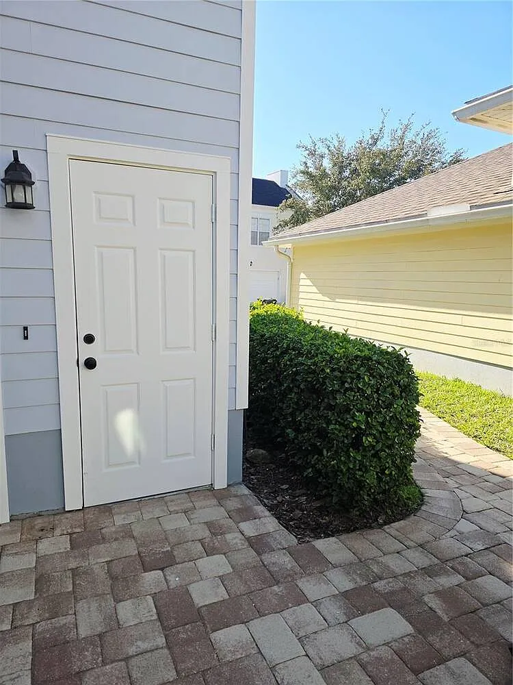 1 bed, 1.0 bath, 713 sqft, $1,825 — Photo 1
