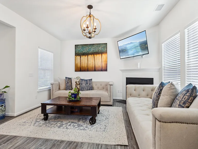 129 Corcoran Ln — Photo 31