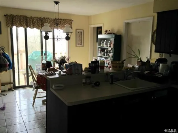 4 Cliff Ct, Monroe, NY 10950