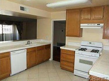 2nd image of 5440 Lindley Ave Unit 114
