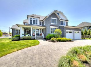 2 Wesley St, Monmouth Beach, NJ 07750