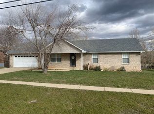 657 E Lincoln Trail Blvd, Radcliff, KY 40160