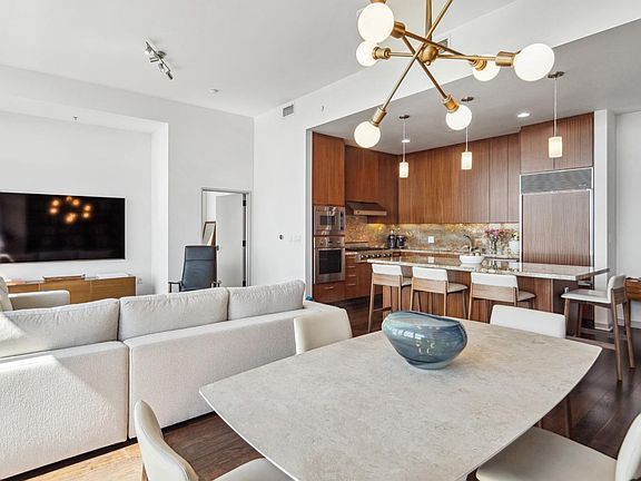 5th image of 38 N Almaden Blvd Unit 2107