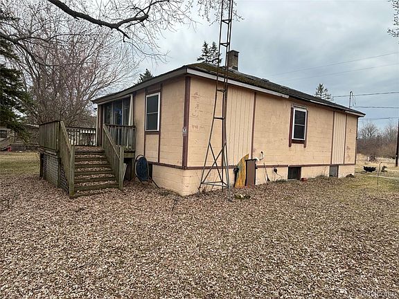 3rd image of 1904 Hay Rd