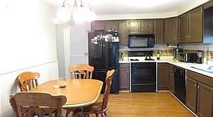 5th image of 12 Lockwood Ave