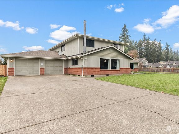 3rd image of 3511 180th Street E