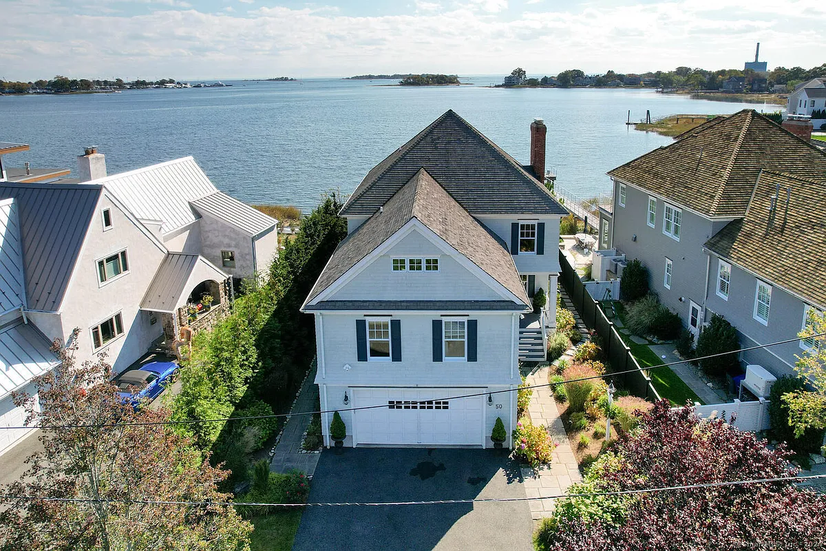 Building Photo - 50 Shorefront Park