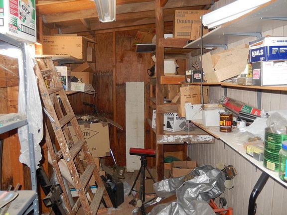 5th image of 39863 Washington Dr