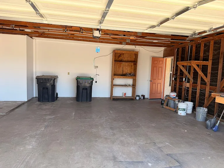 1001 Frank Ln — Photo 3