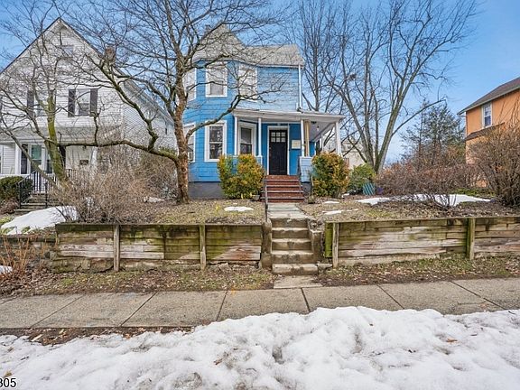 2nd image of 68 Chestnut St