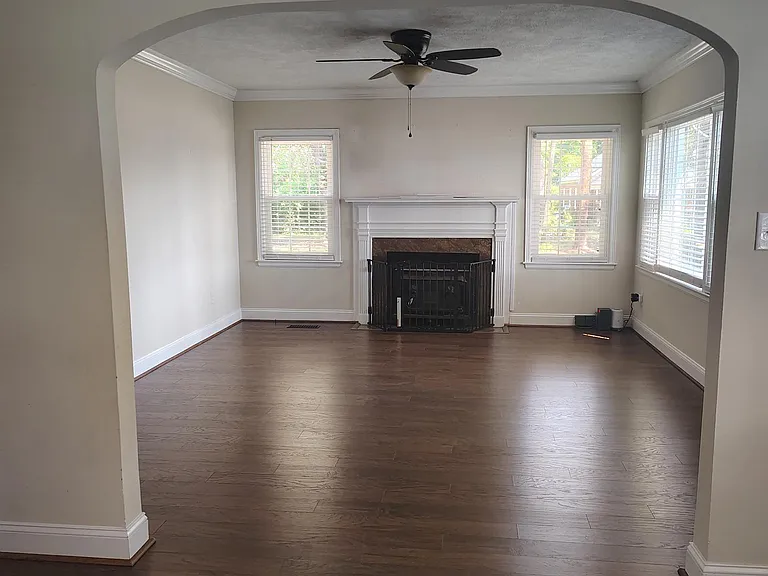 910 Pireway Rd — Photo 2