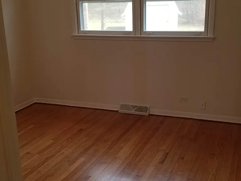 29W730 North Ave — Photo 32