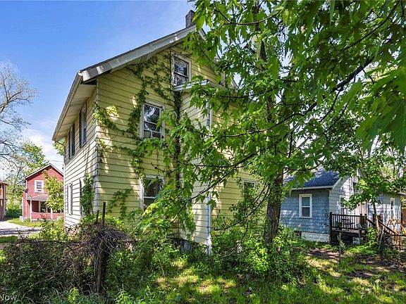 5th image of 132 Irondale St
