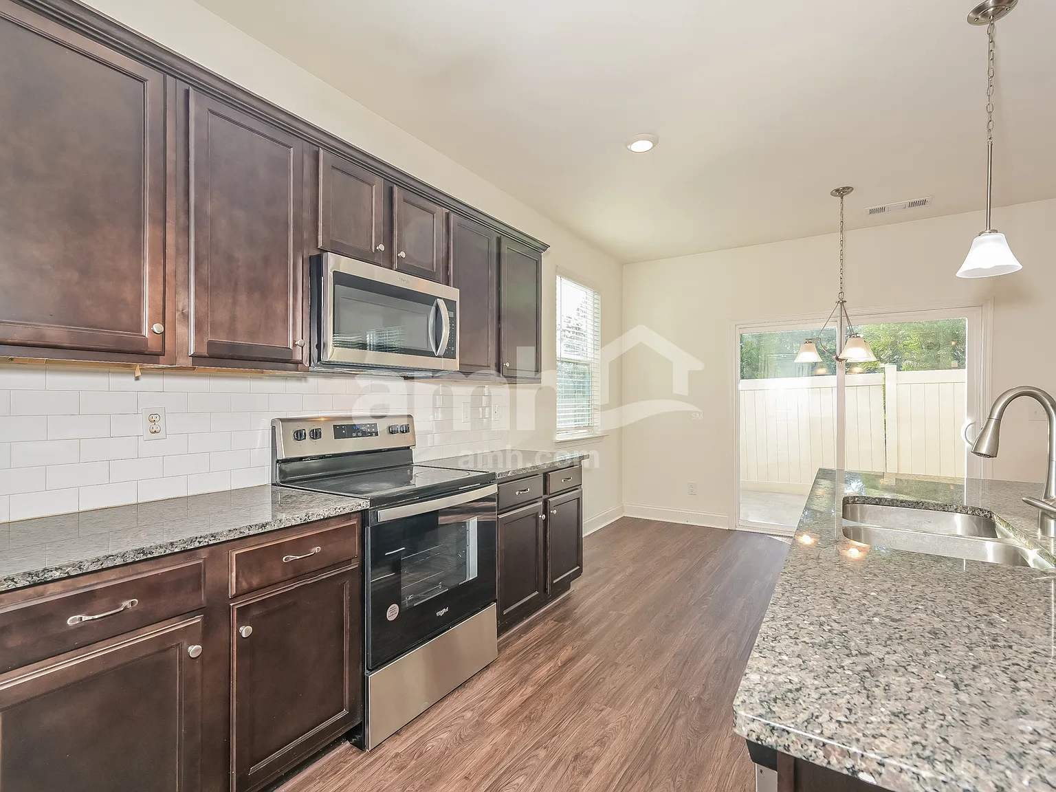 5 bed, 3.0 bath, 2850 sqft, $2,840 — Photo 4