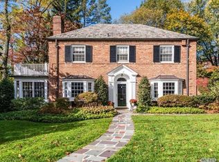 81 Remington Rd, Manhasset, NY 11030