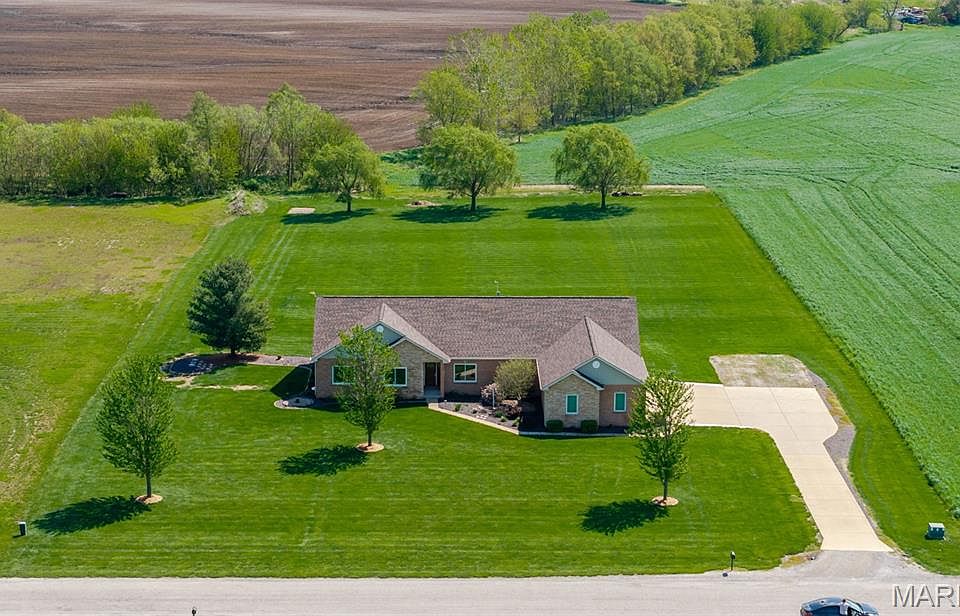 1st image of 1050 Buckeye Xing