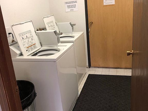 3rd image of 1600 Washington Dr APT 13