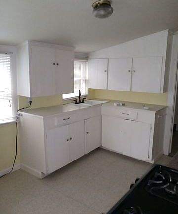 2nd image of 318 Barrett Ave