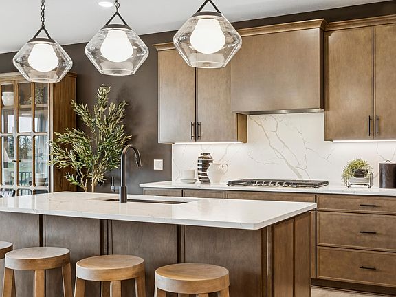 3rd image of 1831 Tamarack Rd