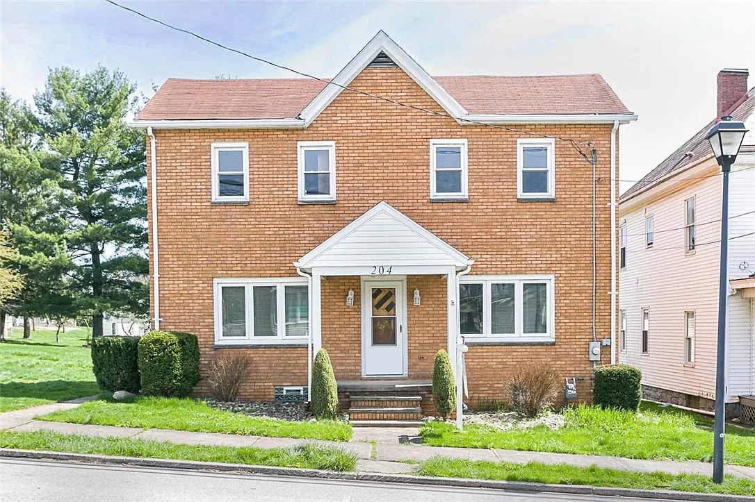 204 Liberty St photo 1