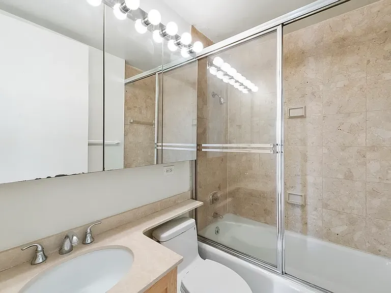 360 E 57th St #12B — Photo 7