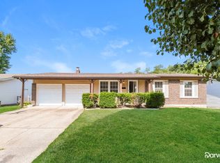 2400 Calle Vista Dr, Florissant, MO 63031
