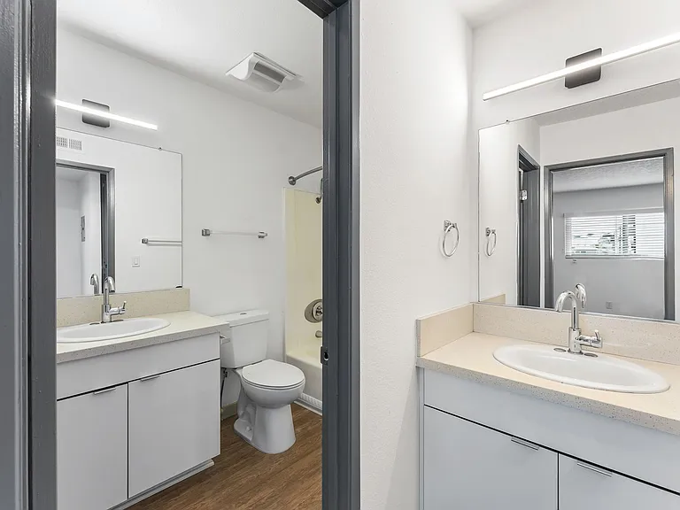 Eastside Apartments — Photo 8