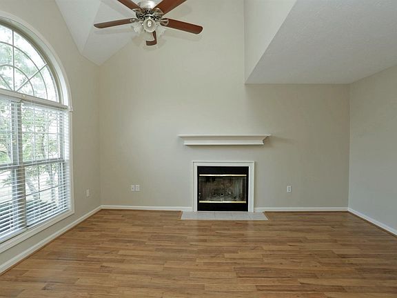 2nd image of 308 Ravenwood Pl