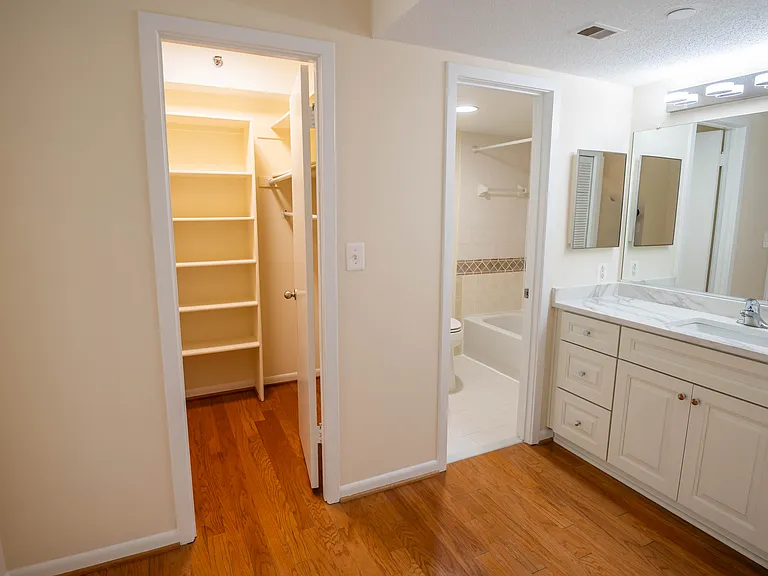 Walk in Closet