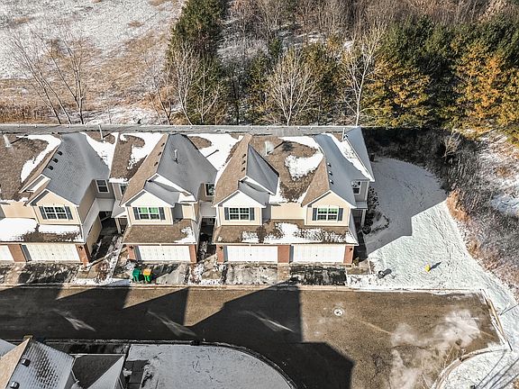 3rd image of 520 Silverton Dr