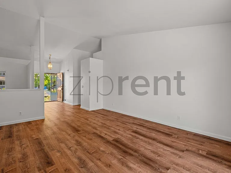 1425 Country Manor Dr — Photo 6