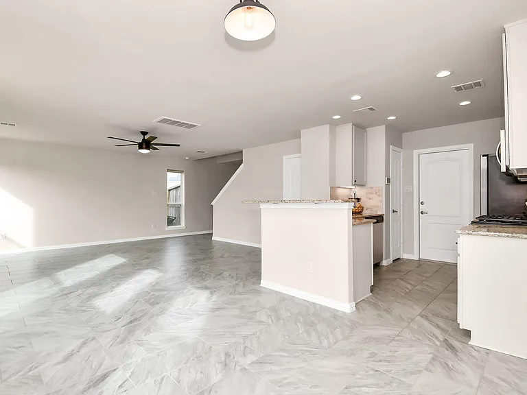 2217 Windy Grove Dr — Photo 9