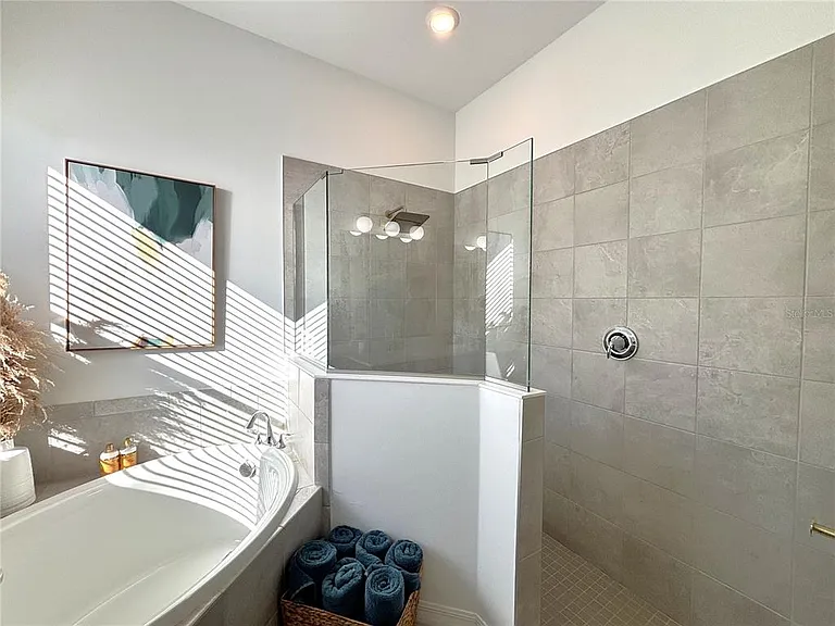 17510 Jadestone Ct — Photo 14