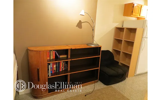 Rented by Douglas Elliman | media 25