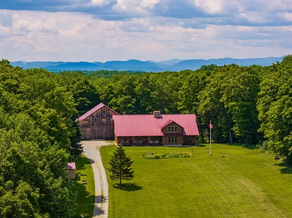 817 Topsham Road, Newbury, VT 05051