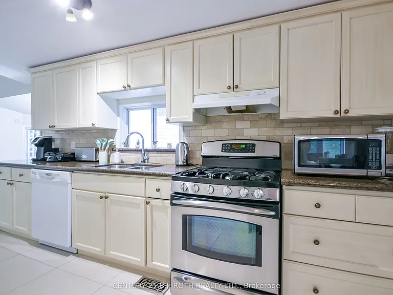 991 Shore Ln — Photo 29