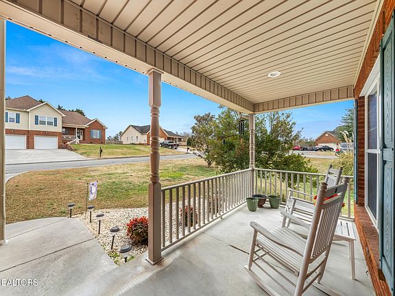 2nd image of 113 Stone Bluff Ct